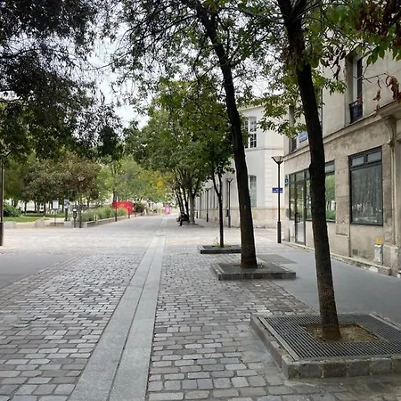 40 M Near Montparnasse Paris